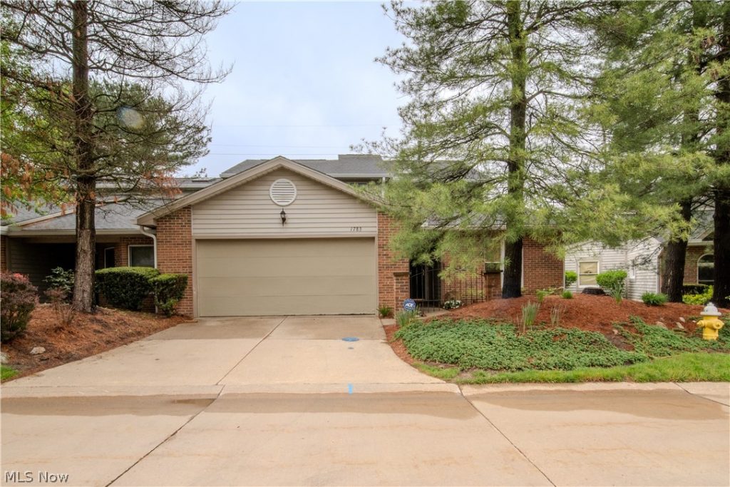 1783 Bent Bow Drive, Akron, OH