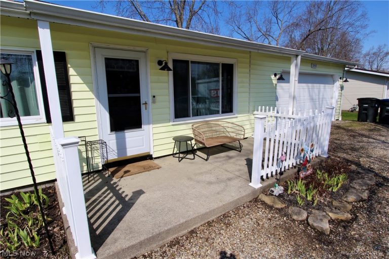 2042 Byron Drive, Brunswick, OH - Photo 3