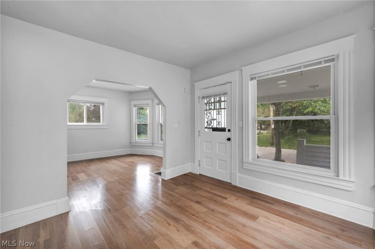 7106 Lawnview Avenue, Cleveland, OH - Photo 8