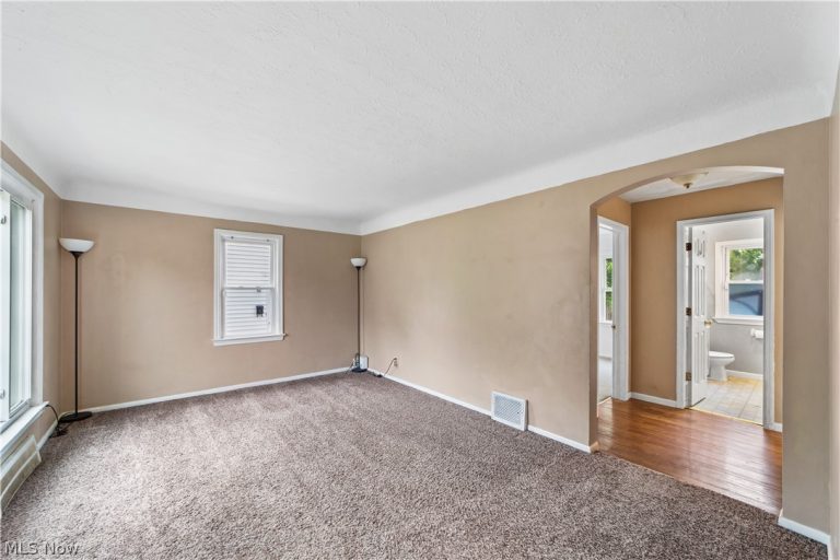 5000 Kenmore Avenue, Parma, OH - Photo 8
