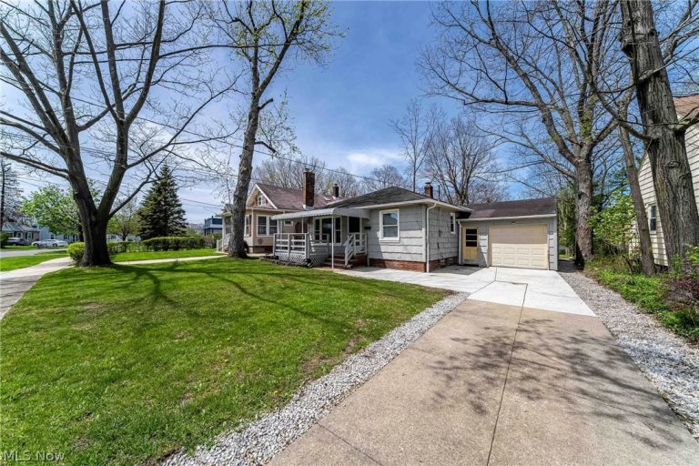 575 Glendale Street, Bedford, OH - Photo 2