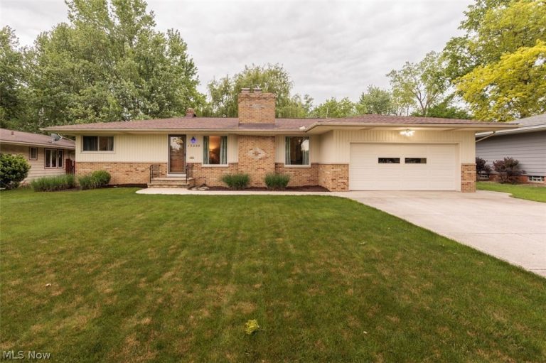 13239 Cherokee Trail, Middleburg Heights, OH, 44130