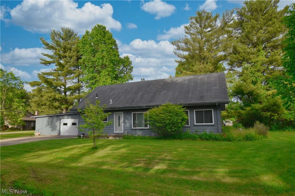 1214 Arrowhead Drive, Dellroy, OH