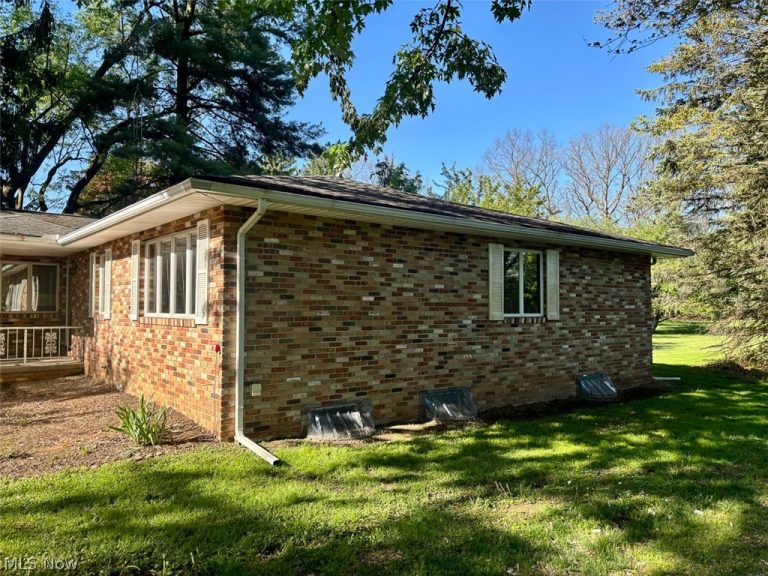 1591 Elberta Avenue, North Canton, OH - Photo 2