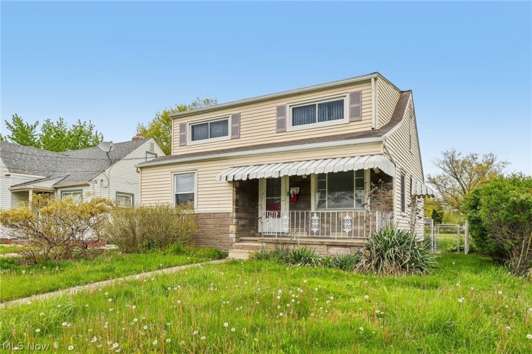 599 250th Street, Euclid, OH - Photo 2