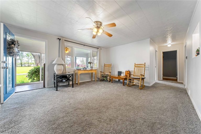 380 Broadway Street, Amherst, OH - Photo 6
