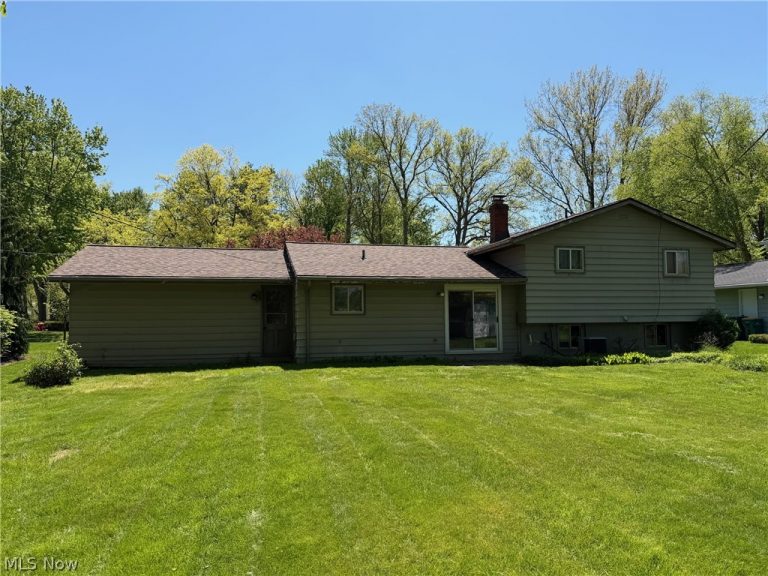 7499 Harding Street, Mentor, OH - Photo 3