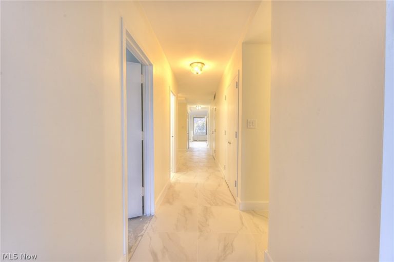2 Bratenahl Place #2D, Bratenahl, OH - Photo 5