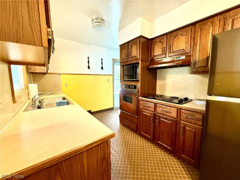 642 5th Street, Niles, OH - Photo 5