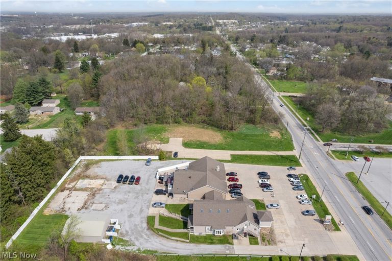 498 South Avenue #A, Tallmadge, OH - Photo 6