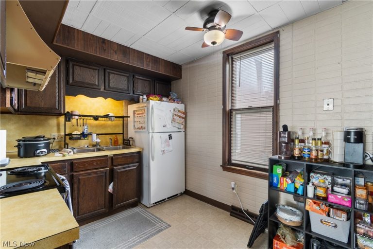 2406 Union Avenue, Alliance, OH - Photo 5
