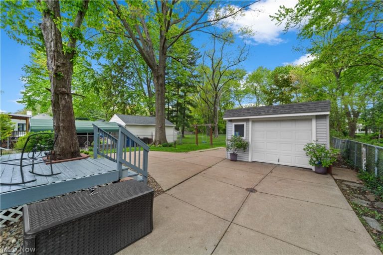 27840 Lincoln Road, Bay Village, OH - Photo 3