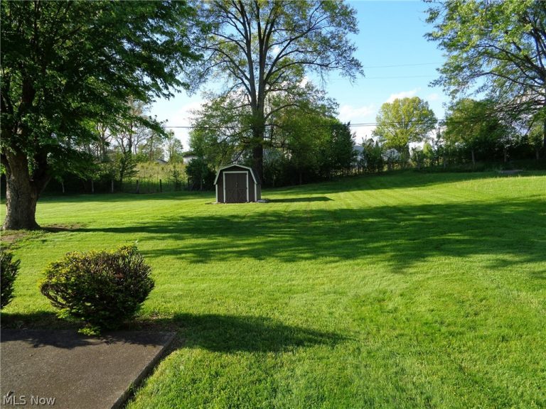6105 Parknoll Street, Massillon, OH - Photo 3