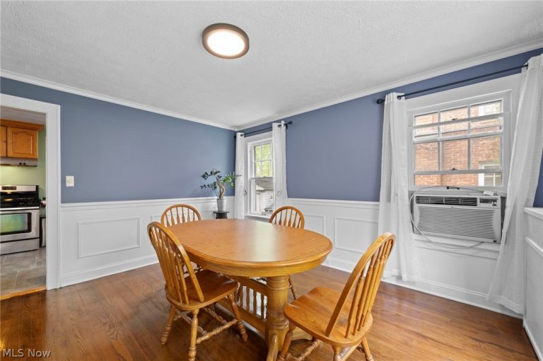 956 Englewood Road, Cleveland Heights, OH - Photo 5