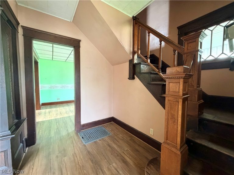 549 Madison Avenue, Cambridge, OH - Photo 6