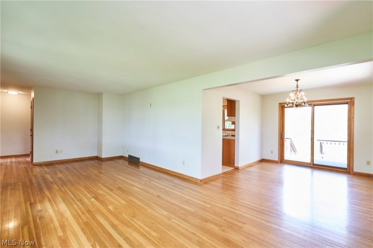 647 Killian Road, Coventry, OH - Photo 8