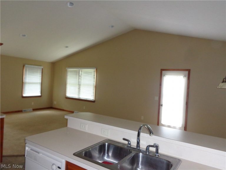 239 Aspen Drive, Dover, OH - Photo 3