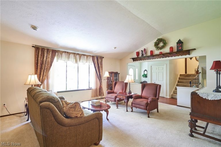 34138 Gem Circle, North Ridgeville, OH - Photo 3