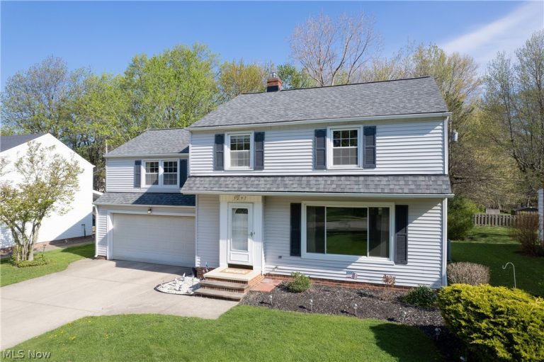 5297 Marian Drive, Lyndhurst, OH - Photo 2