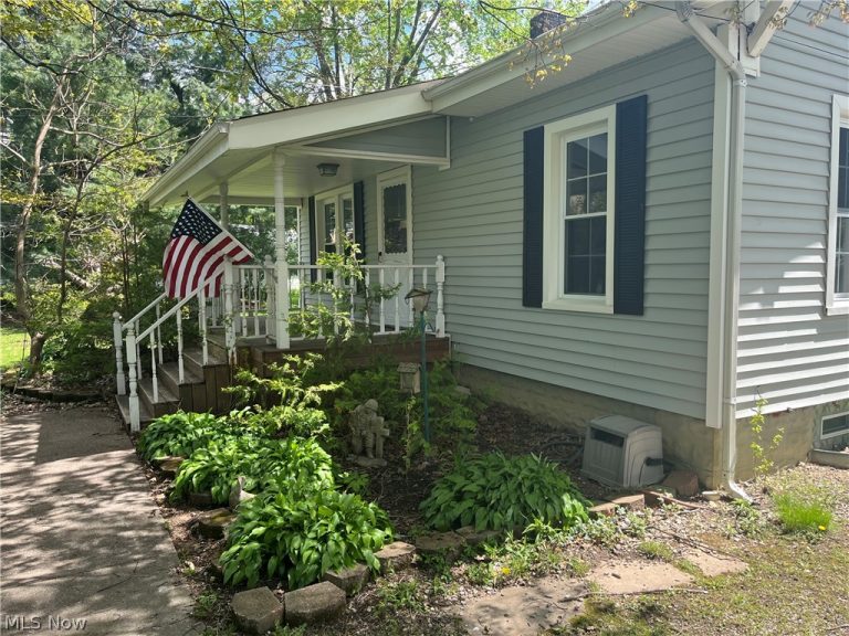 33261 Lake Road, Avon Lake, OH - Photo 3
