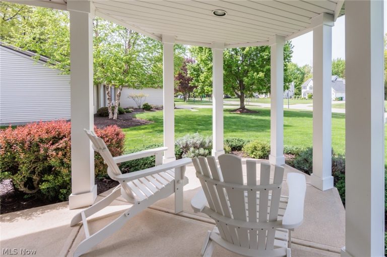 409 Avon Point Avenue, Avon Lake, OH - Photo 4