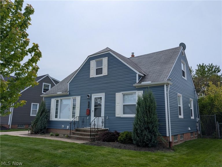 1678 Byron Drive, Mayfield Heights, OH - Photo 2