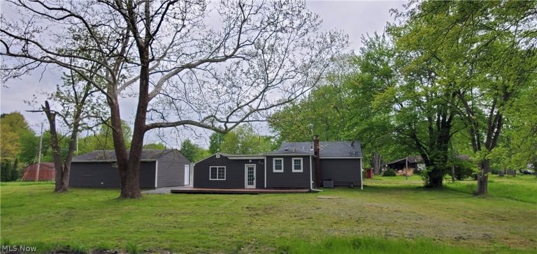 724 Briggs Road, Leavittsburg, OH - Photo 8