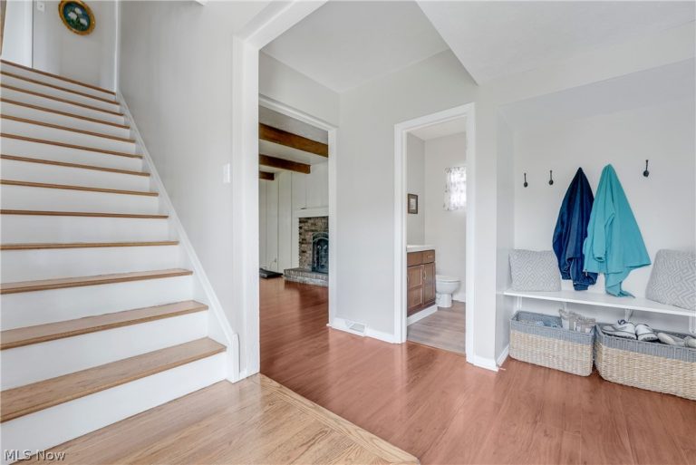 6430 Glenallen Avenue, Solon, OH - Photo 2