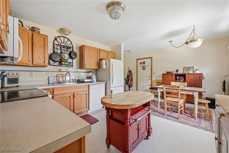 1752 Ansley Way, Salem, OH - Photo 8