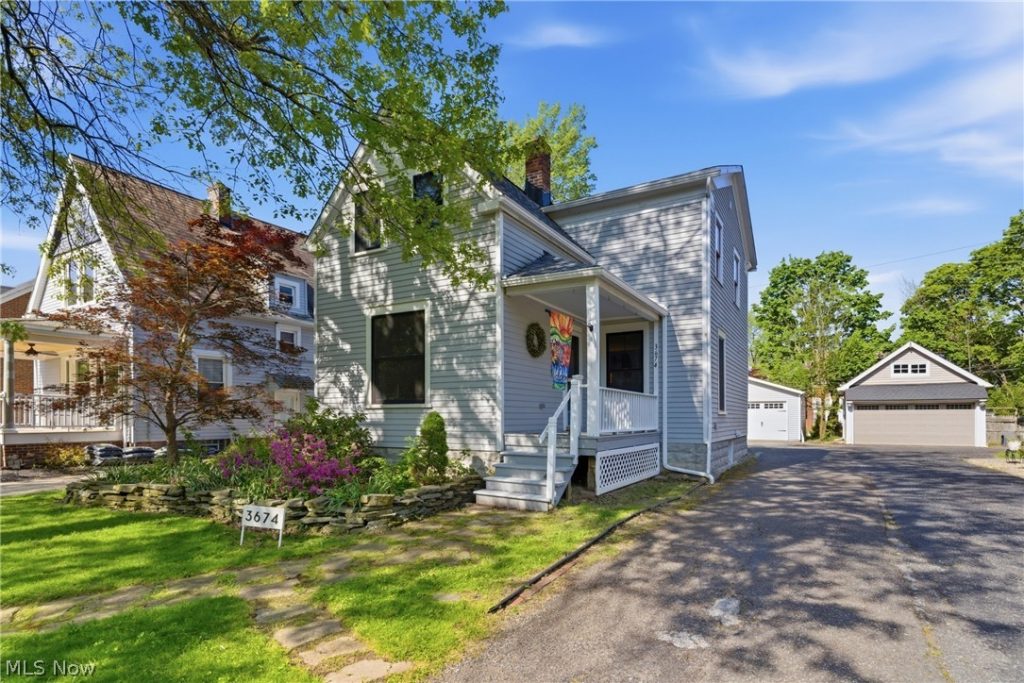3674 Stoer Road, Shaker Heights, OH