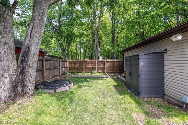 6243 Rosebelle Avenue, North Ridgeville, OH - Photo 8