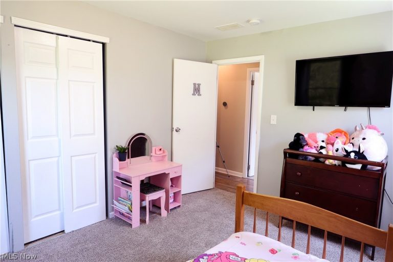 556 Keys Drive, Elyria, OH - Photo 6