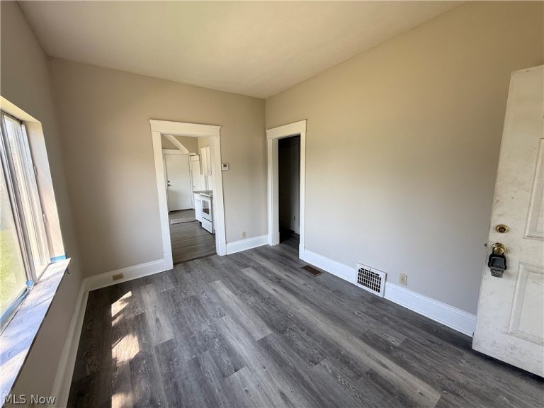 12809 Mccracken Road #1, Garfield Heights, OH - Photo 8
