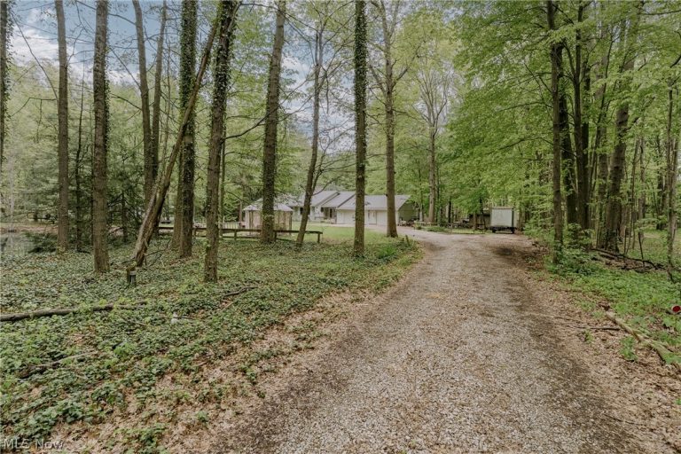 7814 Poorman Road, Vermilion, OH - Photo 2