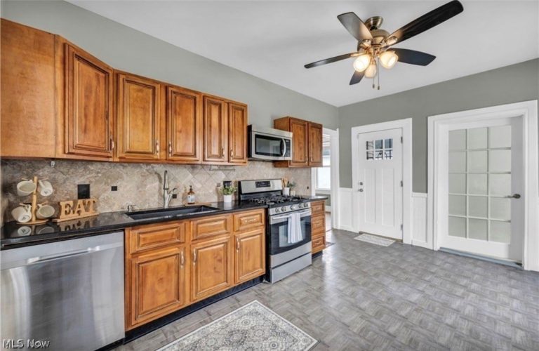 3062 51st Street, Cleveland, OH - Photo 6