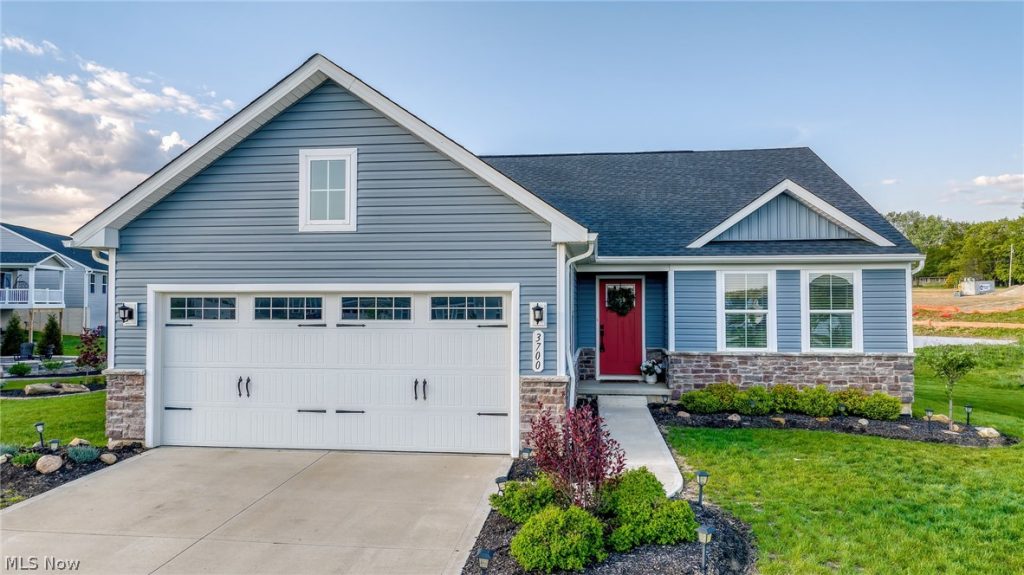 3700 Strawboard Avenue, Norton, OH
