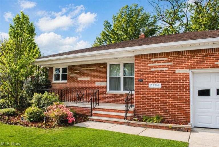 7300 Maplewood Road, Parma, OH - Photo 4