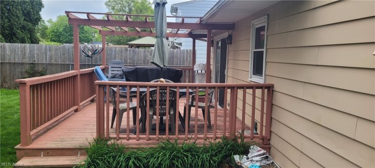 157 Hemlock Drive, Elyria, OH - Photo 6