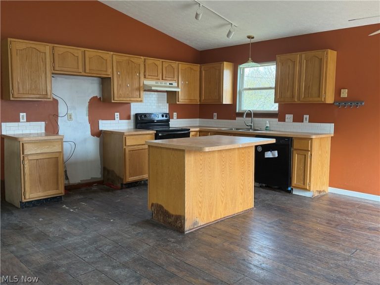 6623 Monroe Lane, North Ridgeville, OH - Photo 3