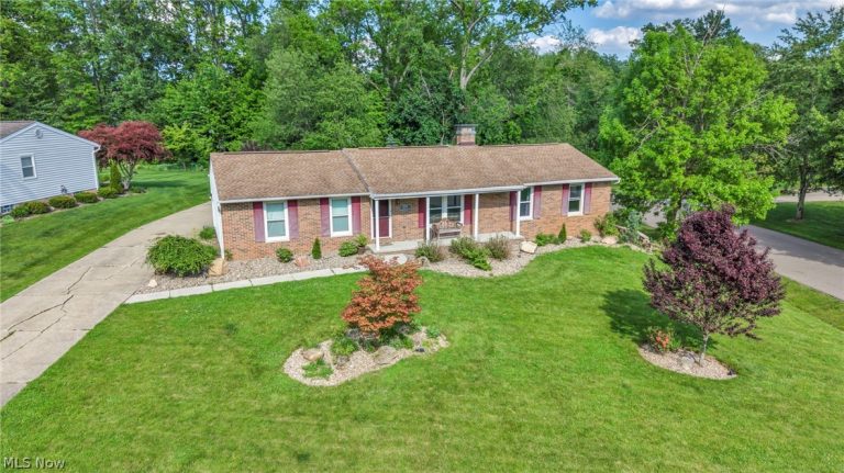 8194 Overwood Avenue, North Canton, OH - Photo 3