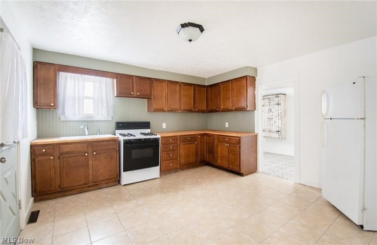 416 Cedar Avenue, Niles, OH - Photo 4