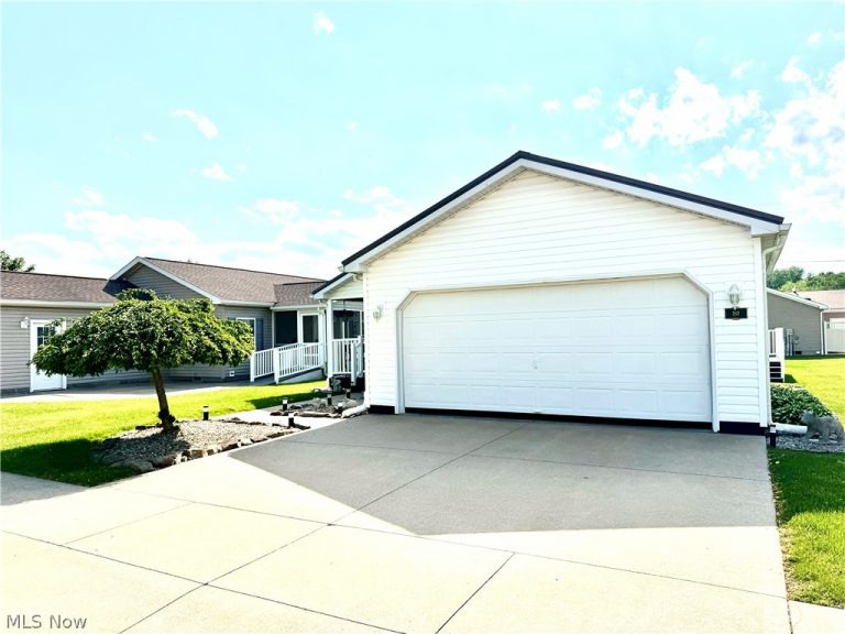 207 Polaris, Dover, OH - Photo 2