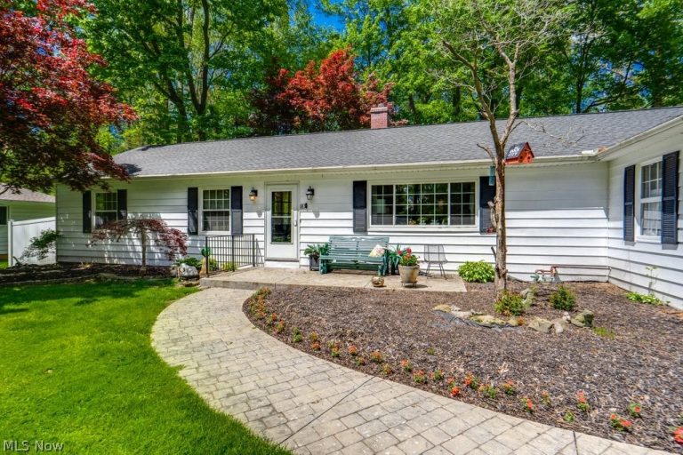 183 Timberlane Drive, Northfield Center, OH - Photo 2