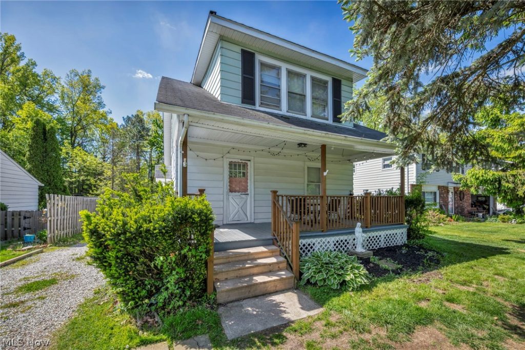 38358 Poplar Drive, Willoughby, OH