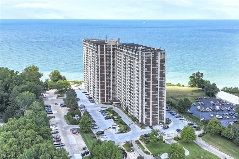 12900 Lake Avenue #812, Lakewood, OH, 44107