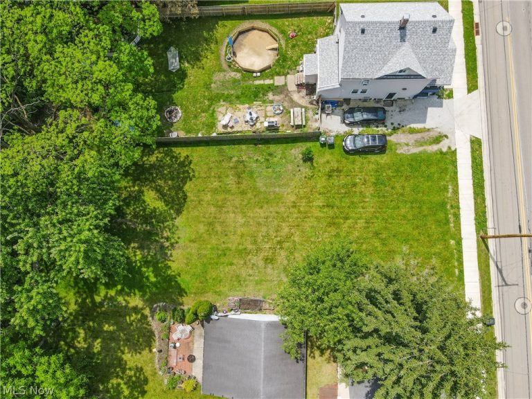 515 Van Buren Avenue, Barberton, OH - Photo 8