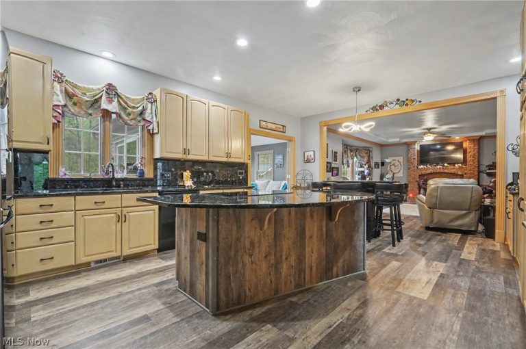 170 Oak Tree Drive, Canfield, OH - Photo 6
