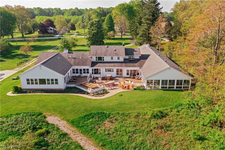 1300 Lake Road, Conneaut, OH - Photo 4