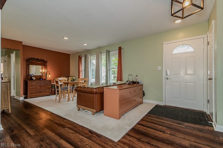 7580 Primrose Drive, Mentor on the Lake, OH - Photo 6