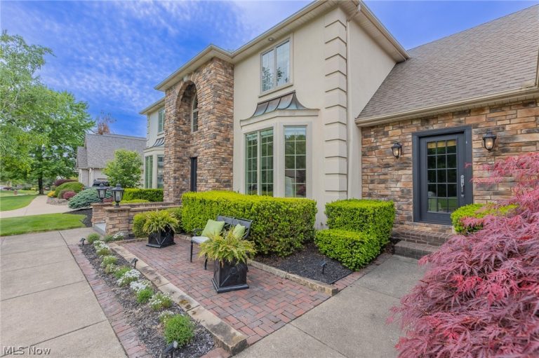 74 Oak Tree, Canfield, OH - Photo 4